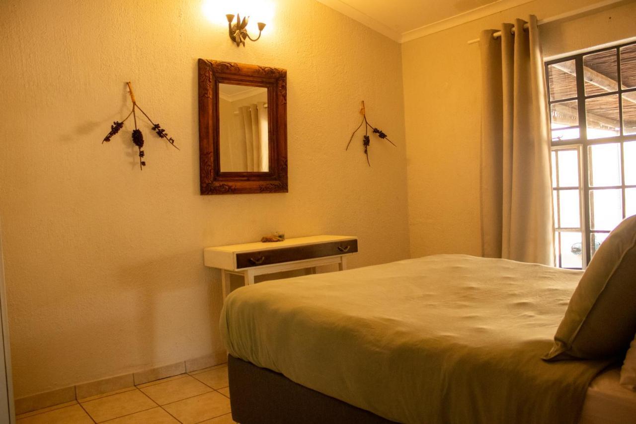Hello Kruger Hideaway Cottage & Skilpad Studio Марлот-Парк Экстерьер фото